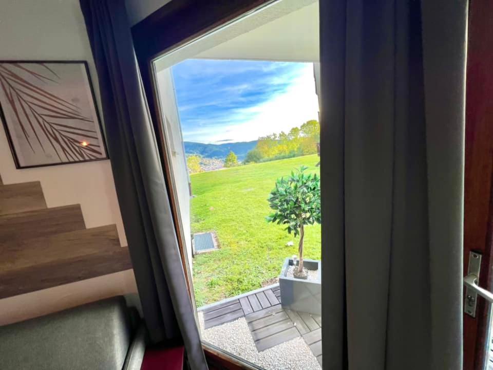 Joli Studio Cosy, Vue Magnifique Et Terrasse Privee Gérardmer Exterior foto